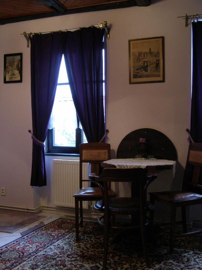 Penzion U Fridy Локет Екстер'єр фото